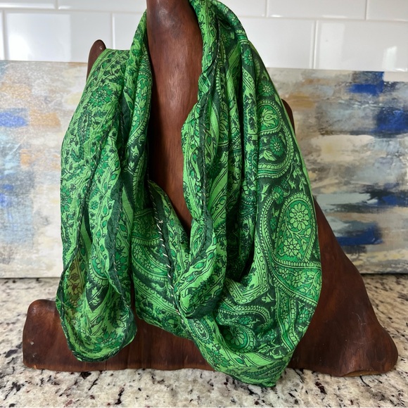 Green Paisley Silk Scarf - Picture 4 of 4